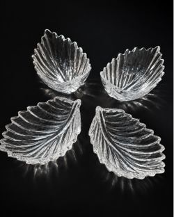 Set of 4 Clear Glass Leaf-Shaped Bowls