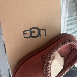 Ugg Slippers  Size 6 Woman 