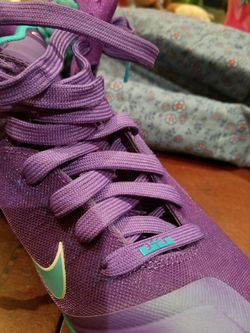Nike lebron 9s size 8