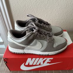 Womens Nike Low Dunks Moon Fossil (size 9)