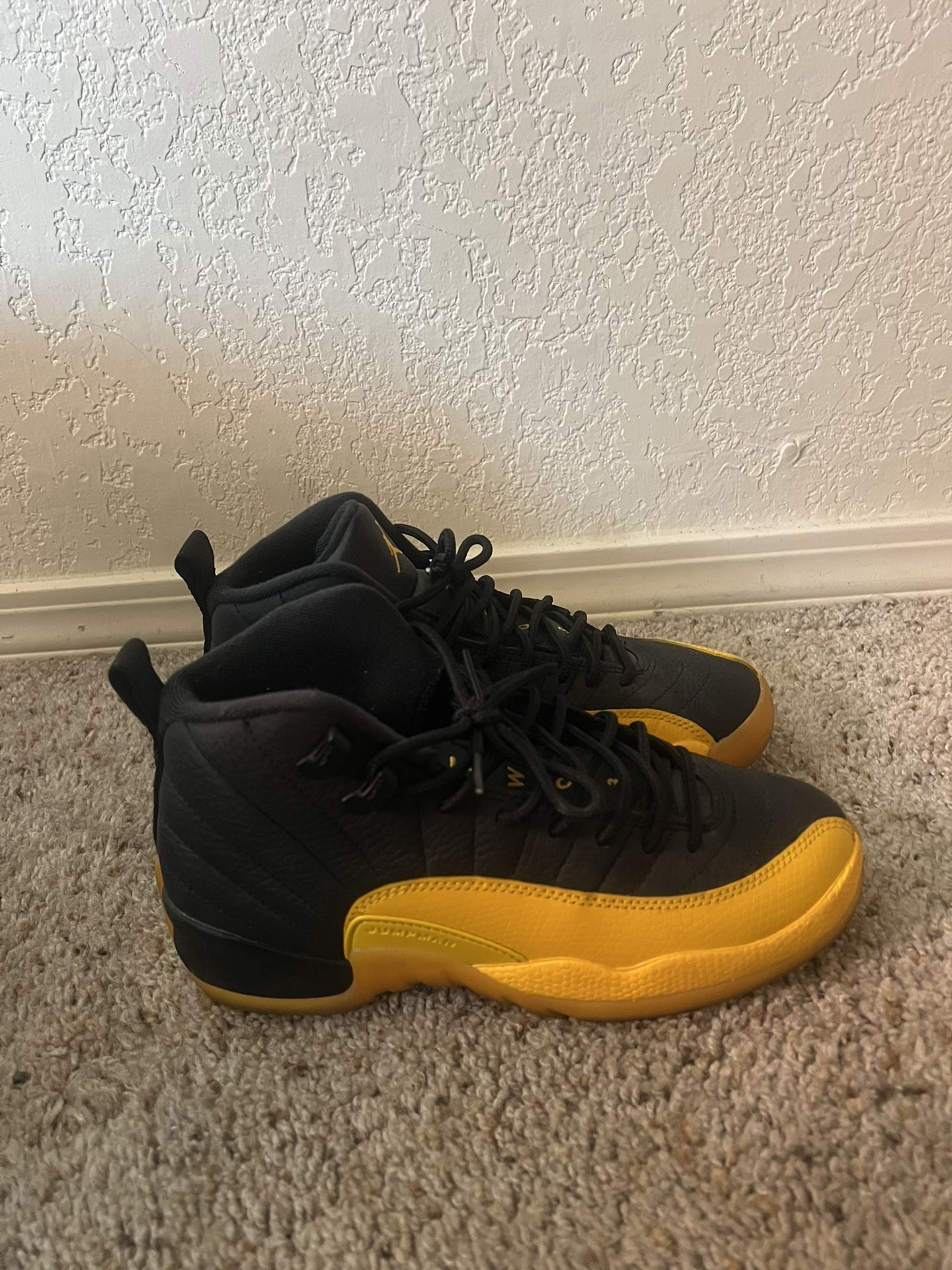 Jordan 12 Retro University Gold