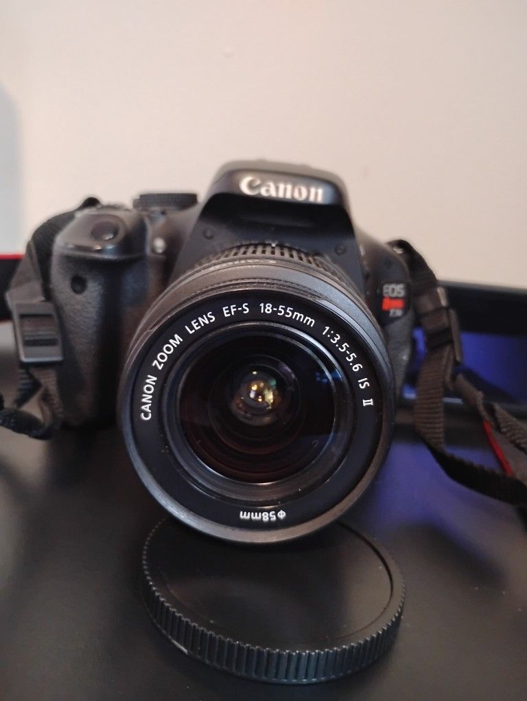 📸 Canon EOS Rebel T3i Camera – Great Condition + Extras!