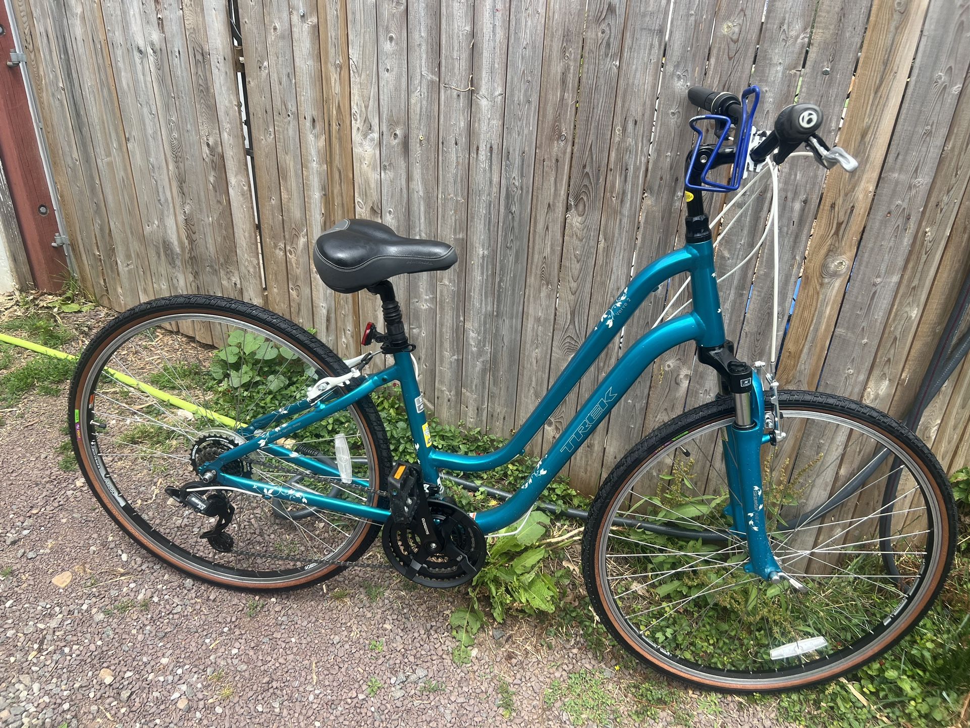 Women s Trek Verve 2 Hybrid Bicycle for Sale in Linfield PA