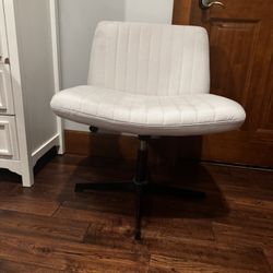 White Criss Cross Desk Chair