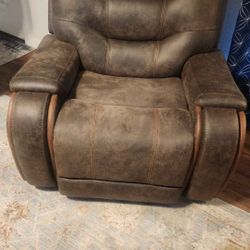 All Electronic Leather Loveseat And Recliner 