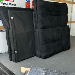 Black Futon