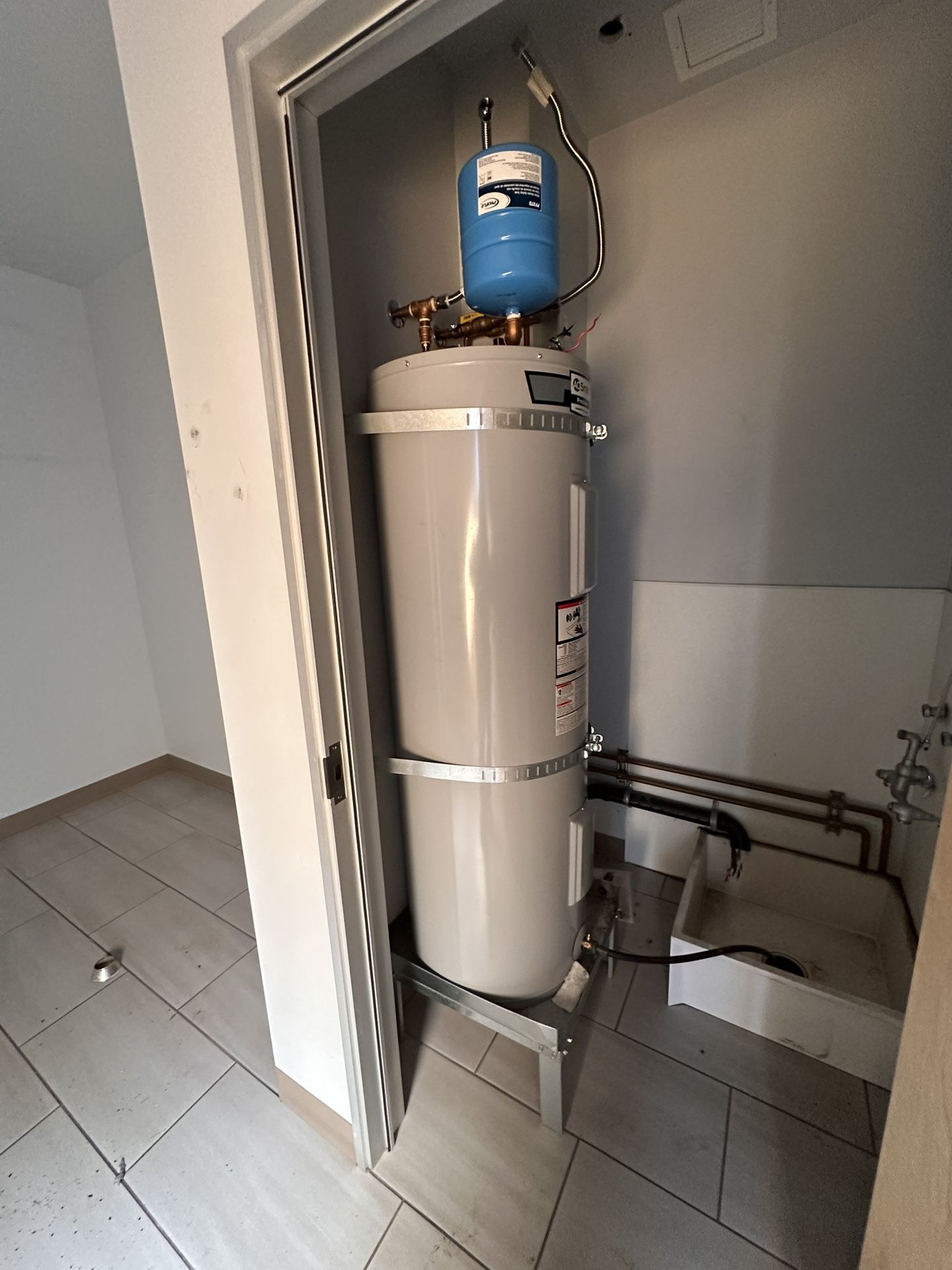 ELECTRIC STORAGE TANK WATER HEATER
