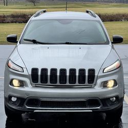 2016 Jeep Cherokee latitude AWD