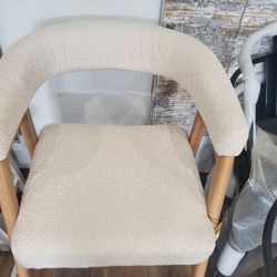 Set Of 2 modern curved back   Counter Height chair with ivory boucle upholstery. (New   In A Box)