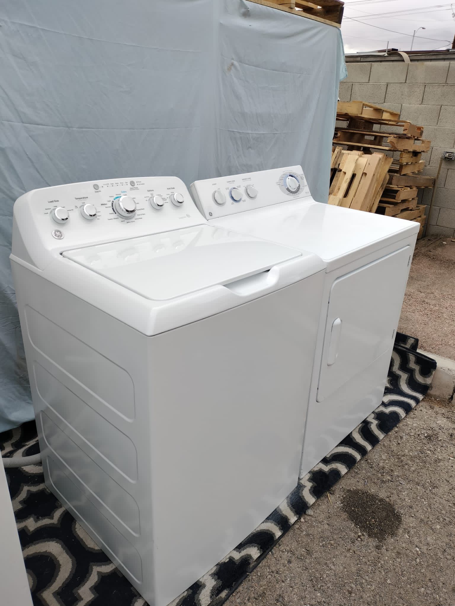 Nice GE Washer And Gas Dryer (1 Year Warranty)