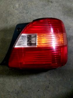 Lexus gs tail light passenger side