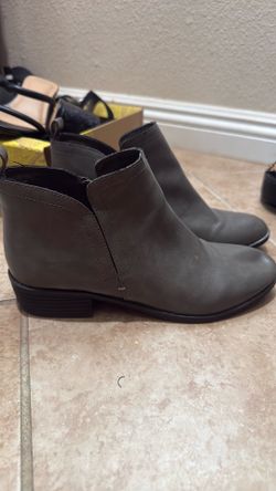 Grey boots (size 8)