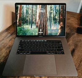 2018 MacBook Pro 15” – i7 / 16GB / 512GB – Excellent Condition with accessories – $399