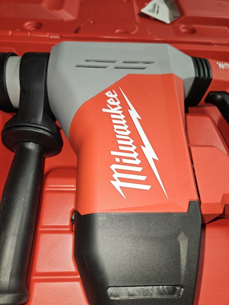 MILWUAKEE CORDED SDS MAX DEMOLITION COMBINATION NEW