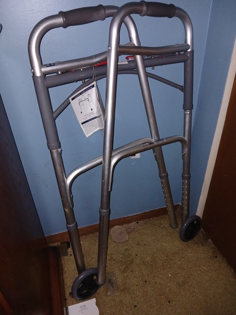 Walker With Front Wheel