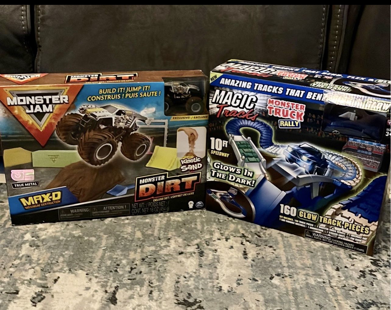 MAGIC Tracks Monster Truck Monster Jam Dirt Deluxe Set