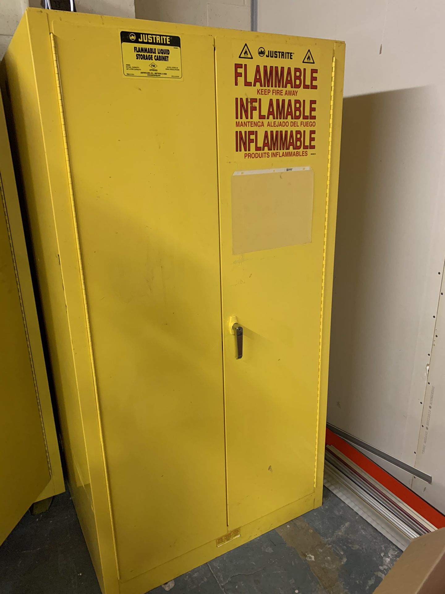 Flammable liquid storage safety cabinet 60 gal capacity