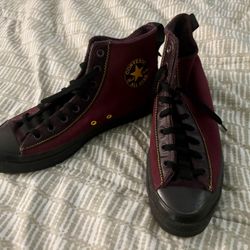 Converse Chuck Taylor High Tops Maroon size 12