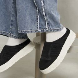 Women’s Adidas Originals Suede Slip On Shoes Size 7.5