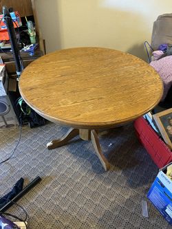 Circle wood table