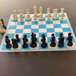 PVC FOLDING CARDBOARD CHESS BOARD BRAND NEW 