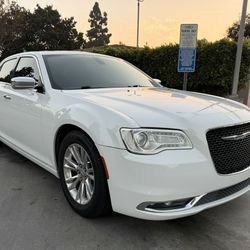 2017 Chrysler 300 C