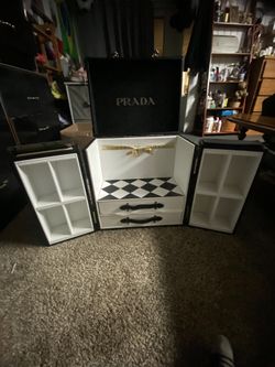 Prada Box 