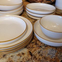 Over&Back 16pc Dinnerware Set