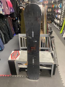 new Burton amplifier 157 snowboard for Sale in Las Vegas, NV - OfferUp