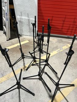 König & Meyer (K&M) 210/9 tripod microphone stands