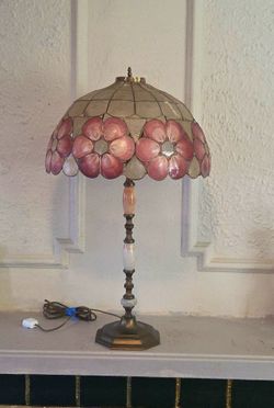 Vintage Agate & Metal Base & Fiberglass Florial Shade. 33", Good Shape, Works Well, has two small holes on top of shade.