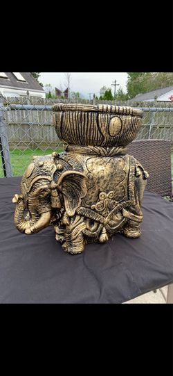 Golden elephant planter statue