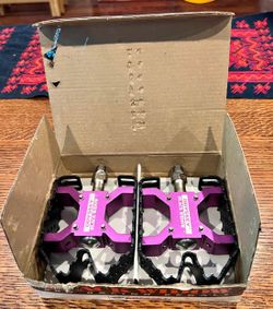 🔥🔥🔥 NEW OLD STOCK NOS Odyssey Black Widow BMX Pedals Purple and Black