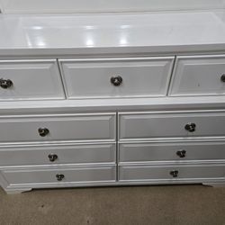 Rooms 2 Go Dresser And Mirror Real Wood