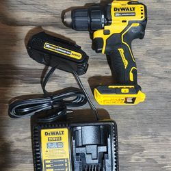Dewalt 20v ATOMIC 1/2 Drill Driver Kit 