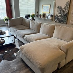 5 Seater sectional With Chase