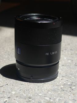 FS: Sony FE 55mm 1.8 Zeiss lens