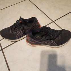 Asaics Woman's Size 8