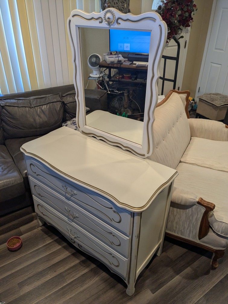 Small Antique Looking Dresser 60 obo