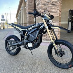 SURRON ULTRA BEE WITH STREET TIRES 