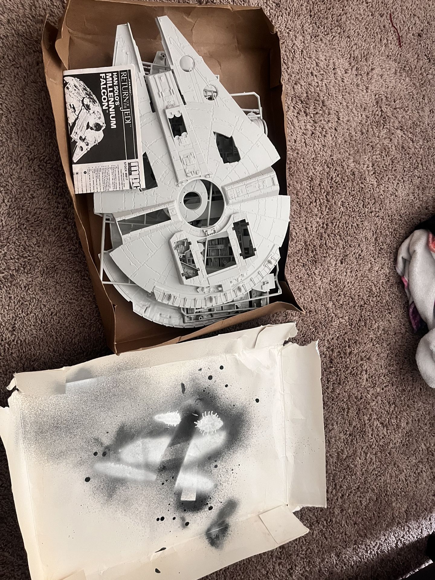 Star Wars Return of the Jedi Millennium Falcon MPC Model Kit BOX