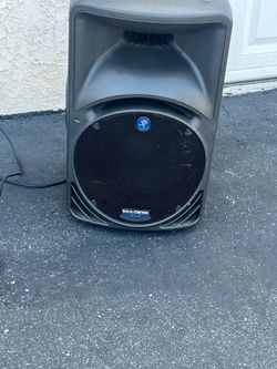Speaker makie  amplificadas
