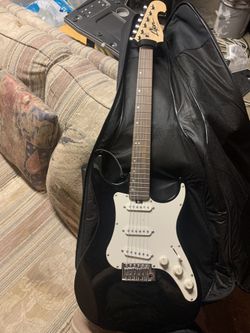 Lyon guitar with bag