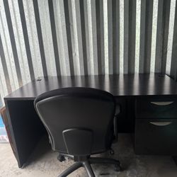 Office Desk And Chair 