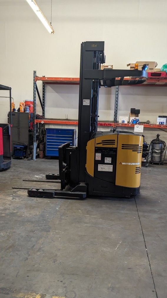 Reach Forklift 