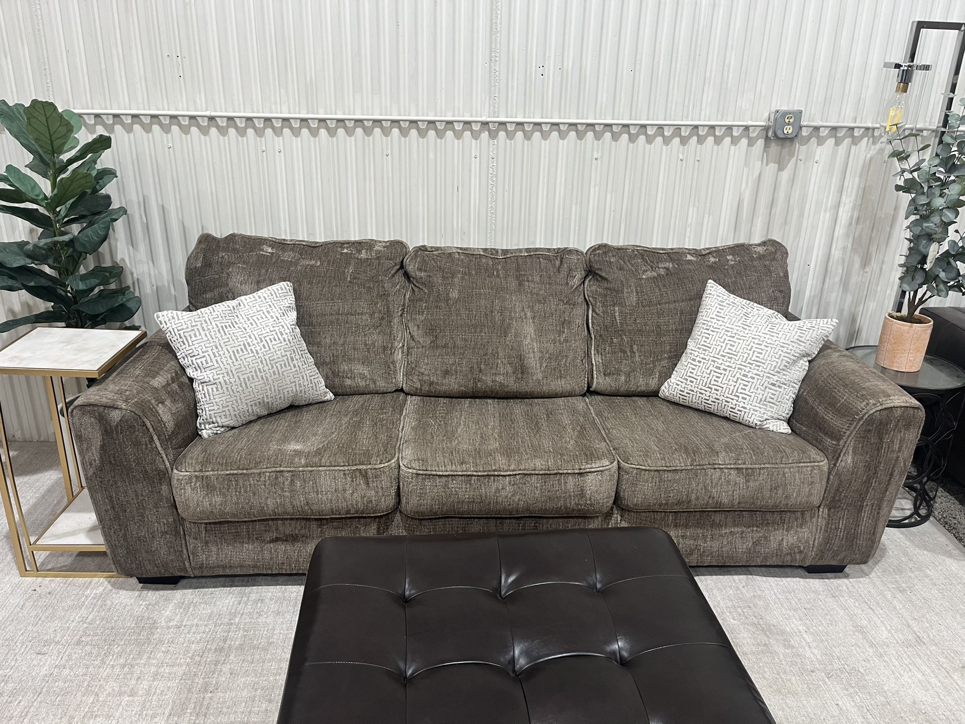 Blanket Soft Sofa Couch - Ashley Furniture - Cleaned - Comfy - Deep Seating - Delivery Available 