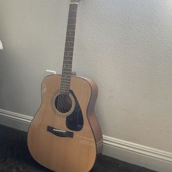 Yahama F335 Guitar 