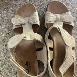 Pending Pickup: Clark’s  Bendable Women’s Sandals Size 9