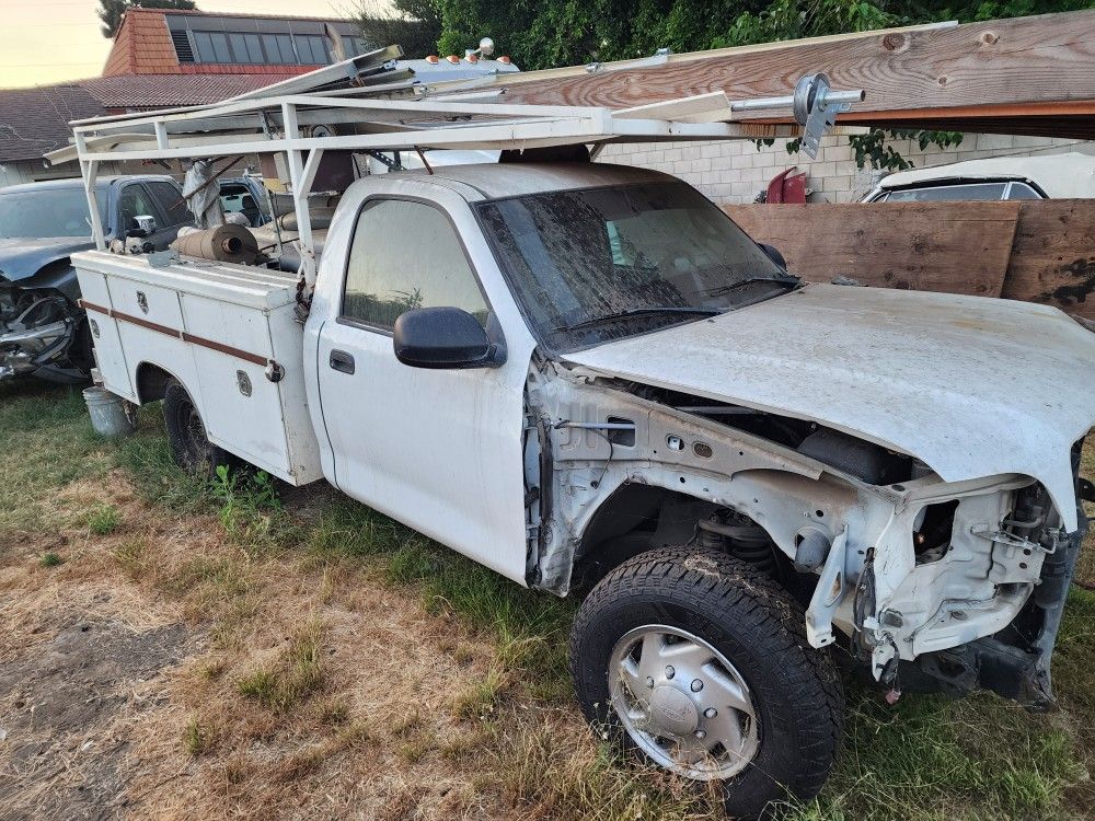 2004 Toyota Tundra Parts READ DESCRIPTION
