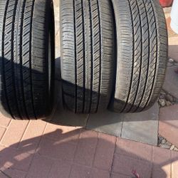 Toyo Tires 215/ 45/R18  3x $90 .00  Buenas Condiciones 